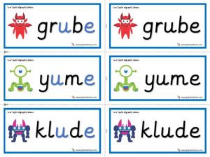 u-e (split digraph) alien cards